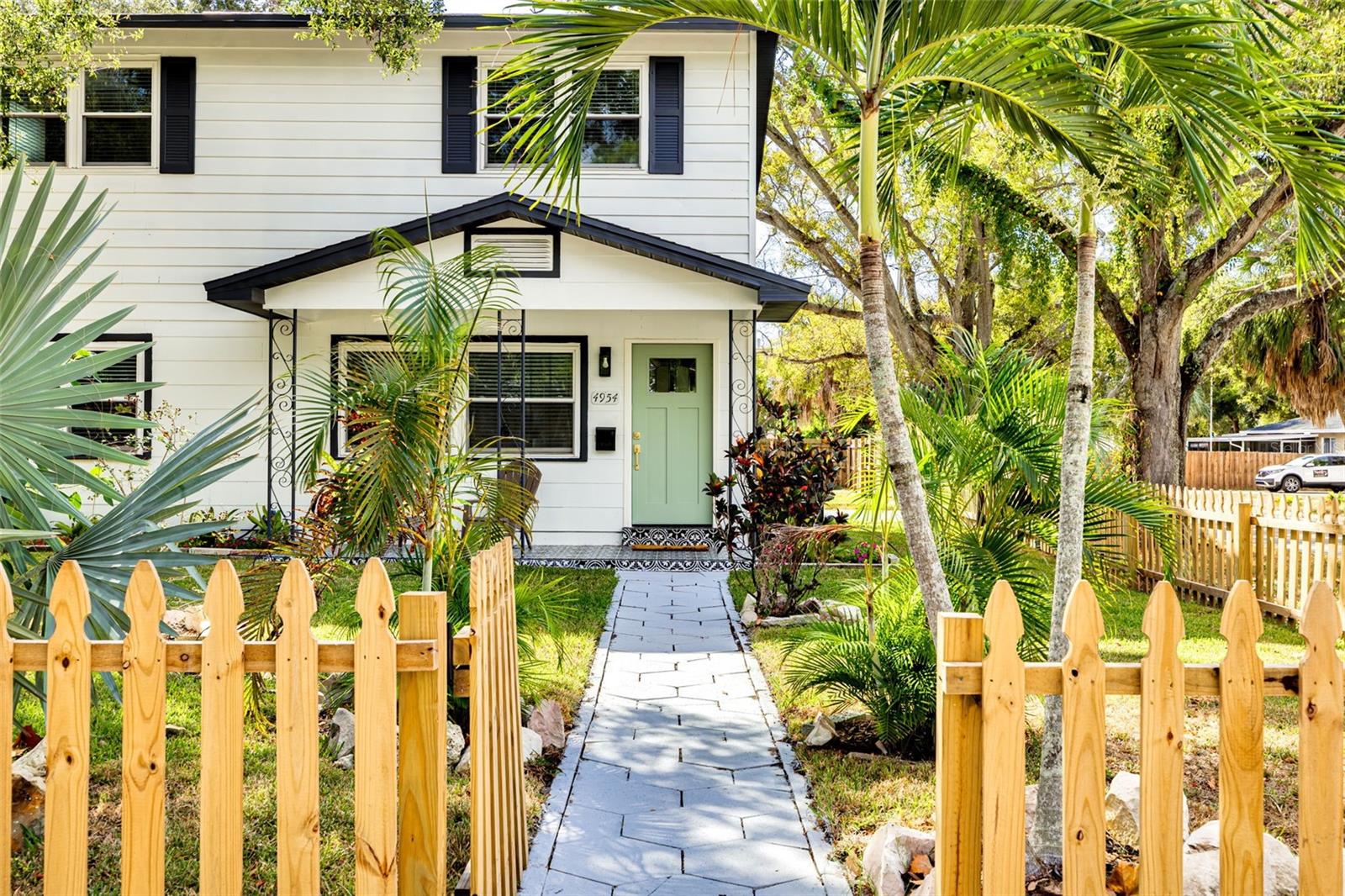 4954 2nd, St Petersburg, FL 33710