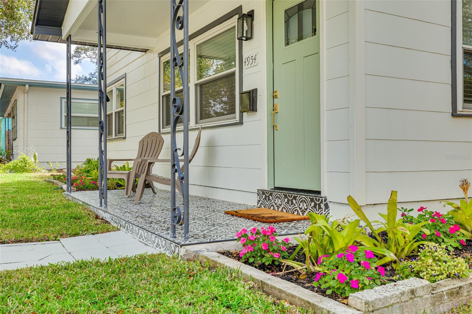 4954 2nd, St Petersburg, FL 33710