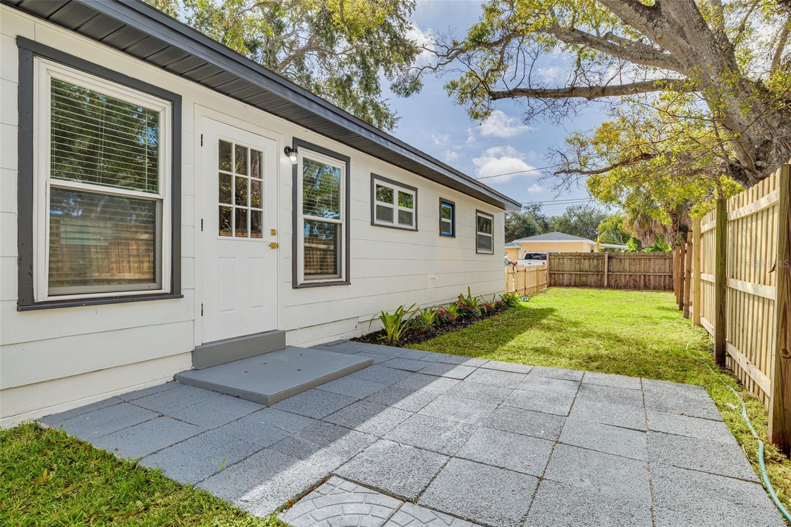 4954 2nd, St Petersburg, FL 33710