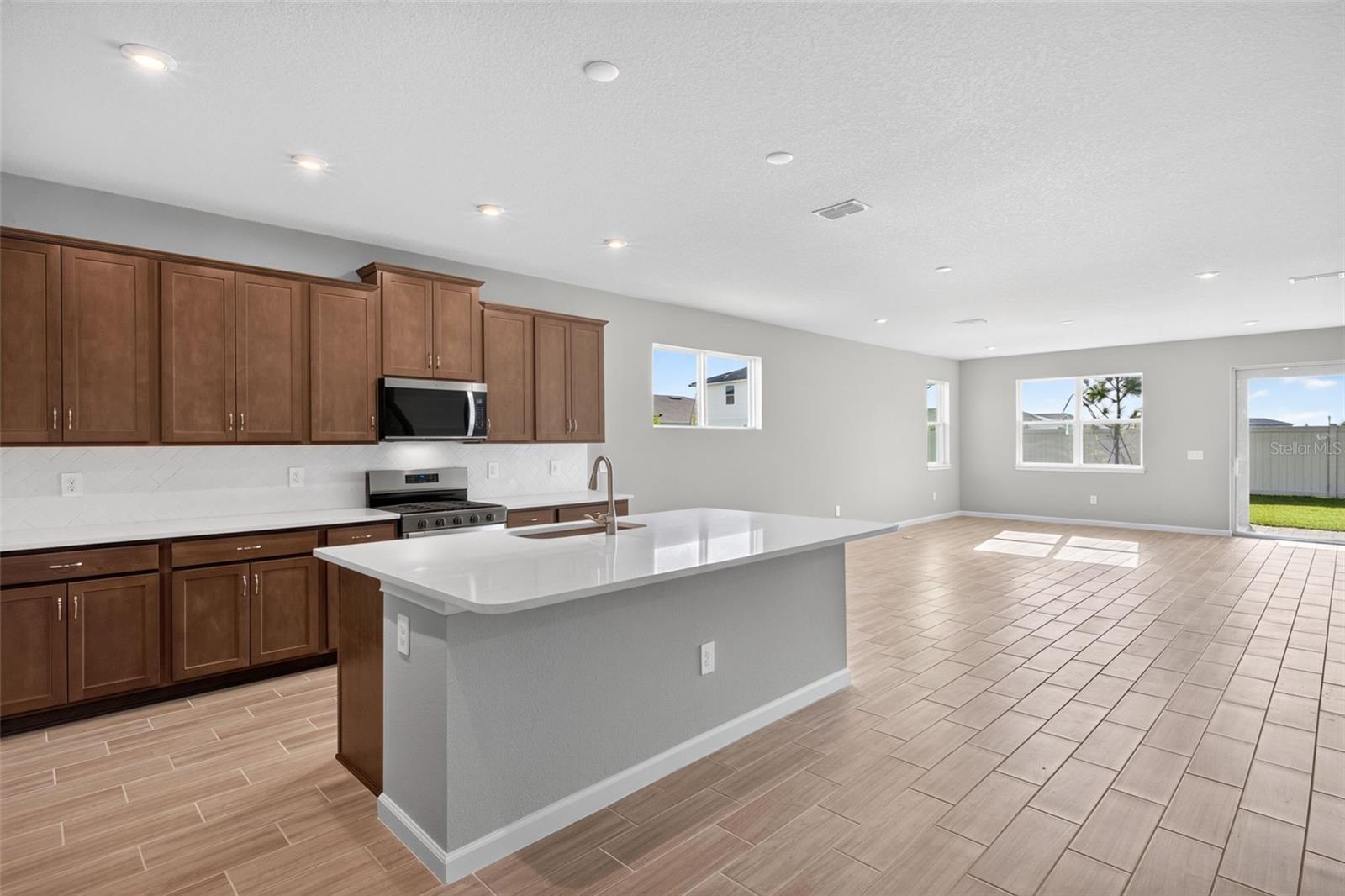 9240 Derbyshire, Parrish, FL 34219