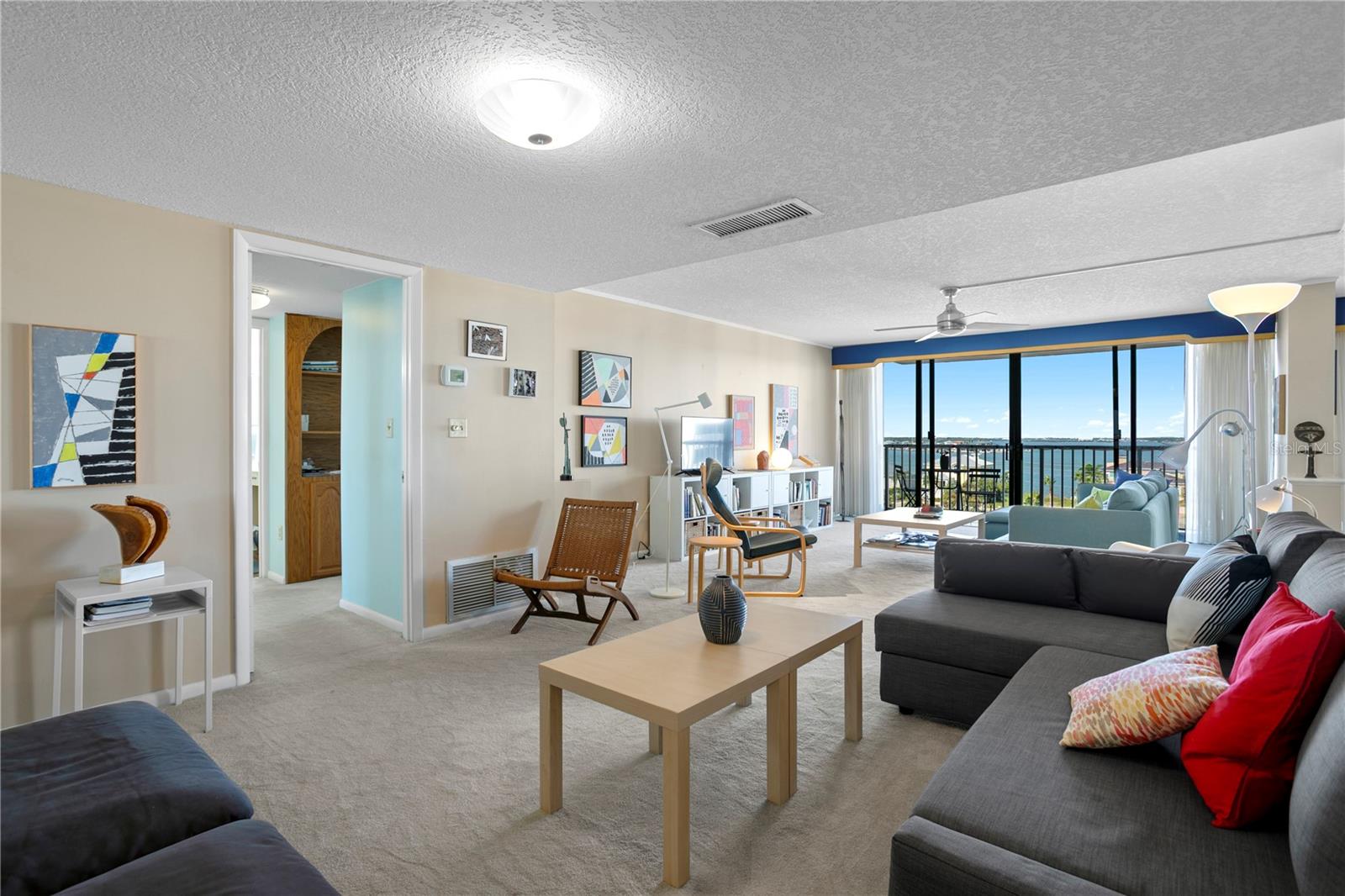 450 Treasure Island Unit 702, Treasure Island, FL 33706