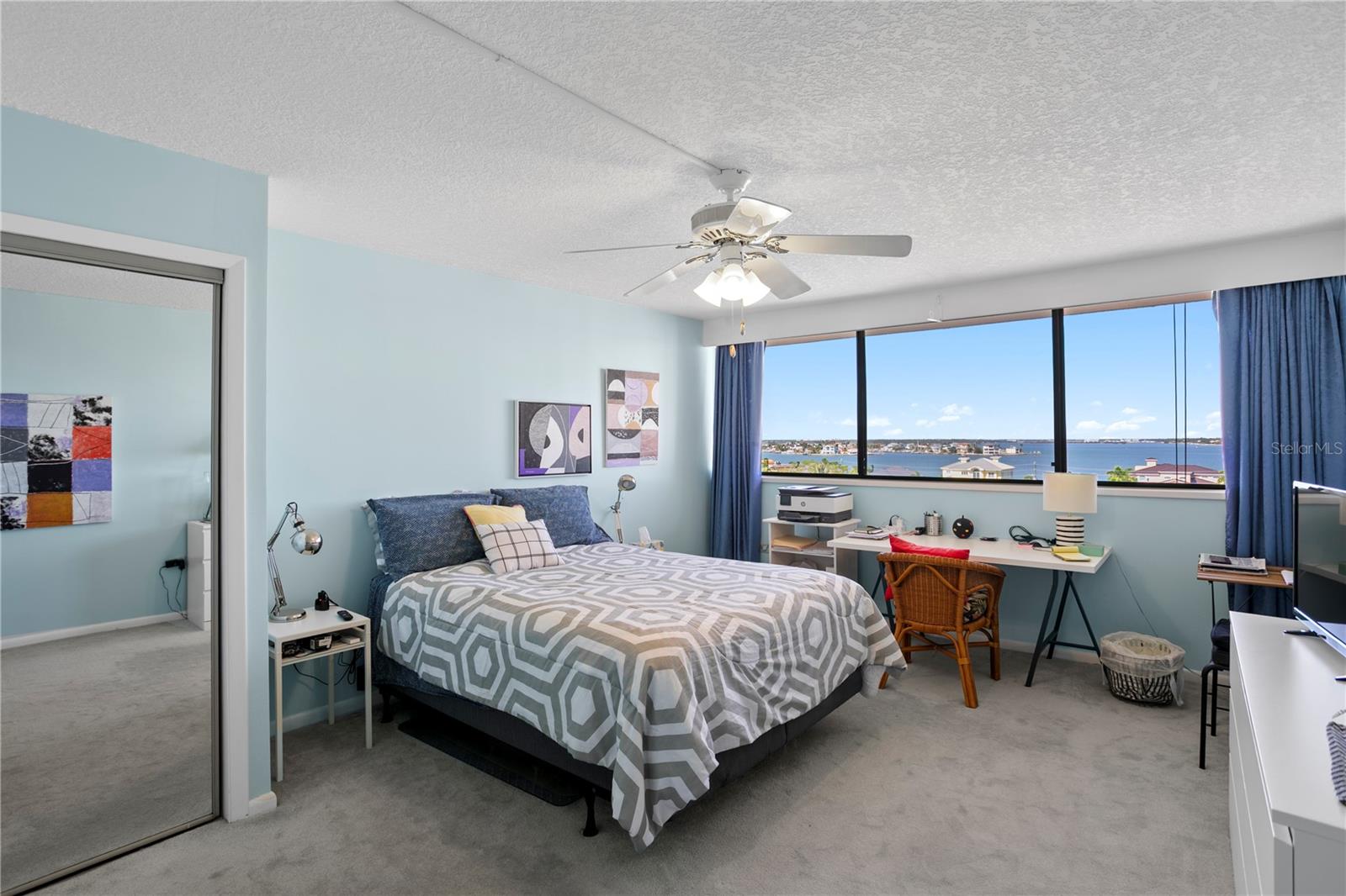 450 Treasure Island Unit 702, Treasure Island, FL 33706