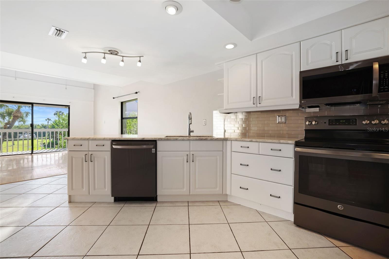 1355 Pinellas Bayway Unit 19, Tierra Verde, FL 33715