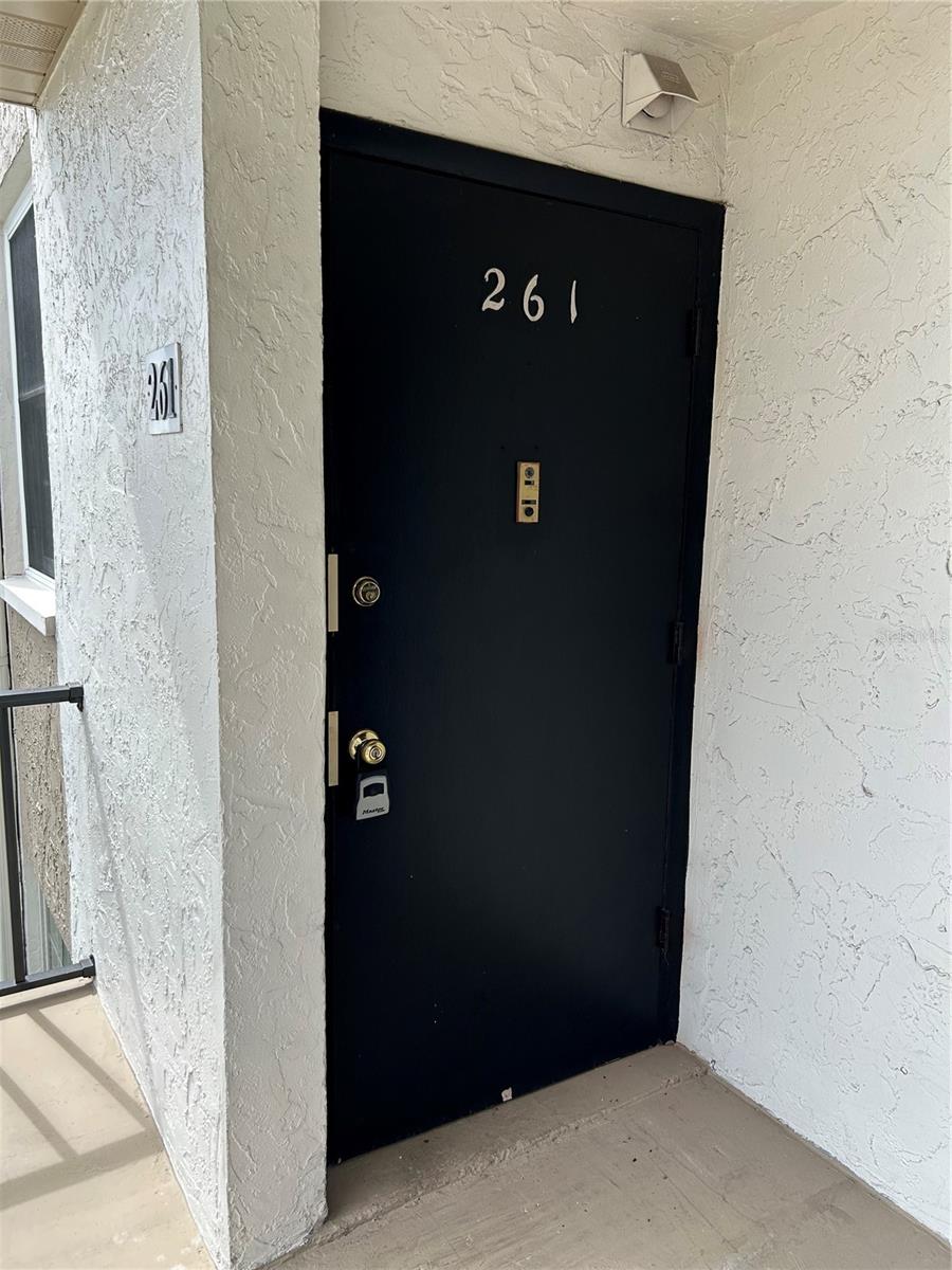 108 Clocktower Unit 261, Brandon, FL 33510