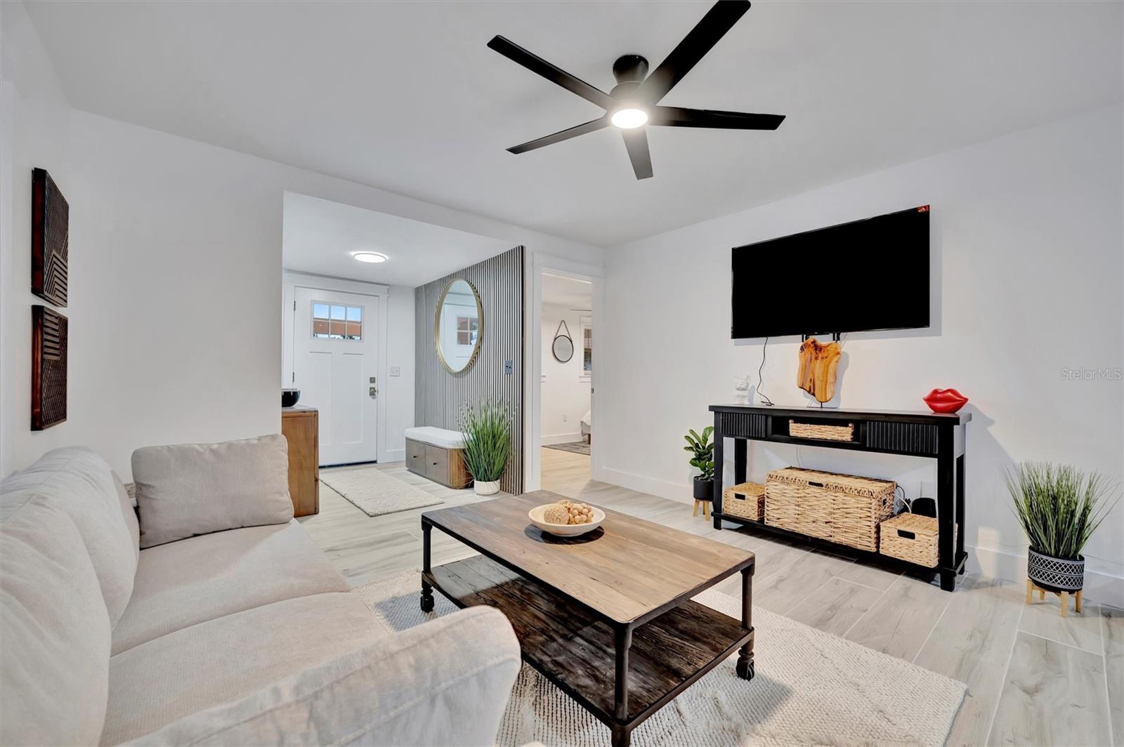 2713 4th, Bradenton, FL 34205