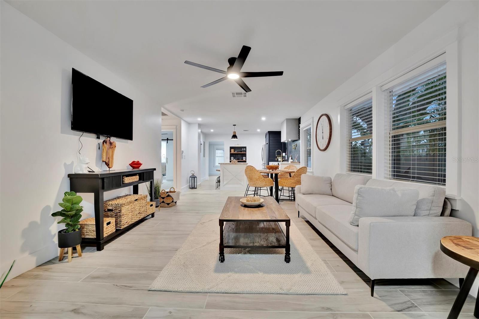 2713 4th, Bradenton, FL 34205