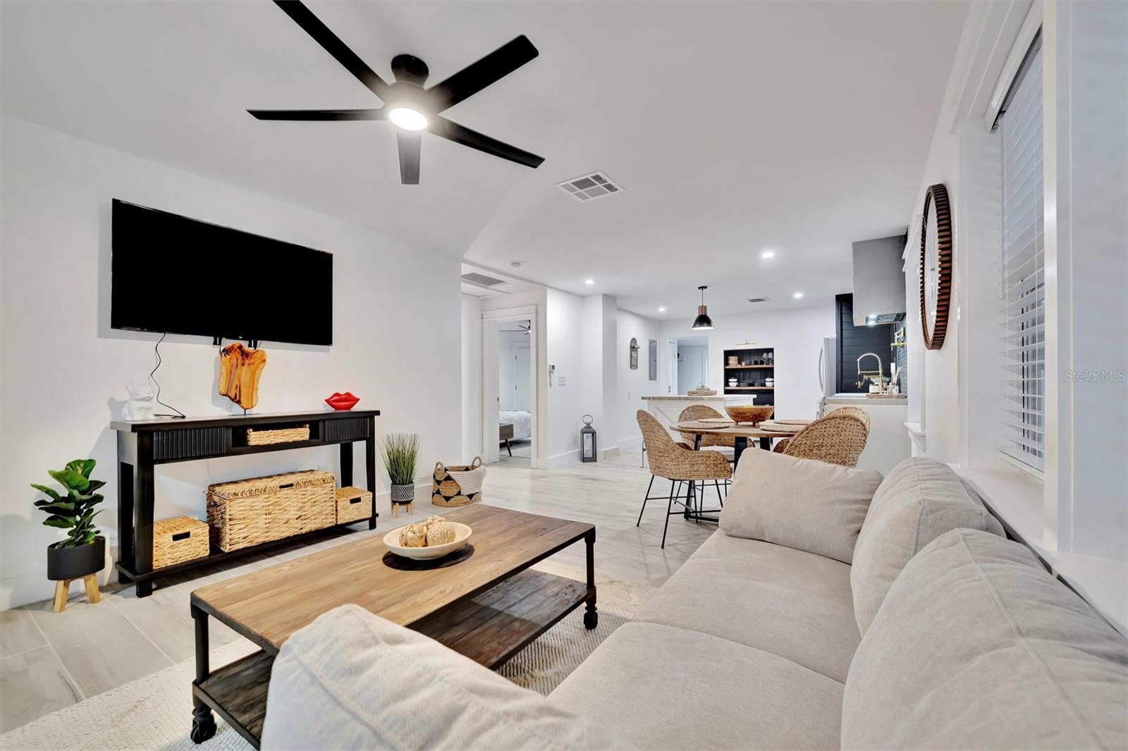 2713 4th, Bradenton, FL 34205