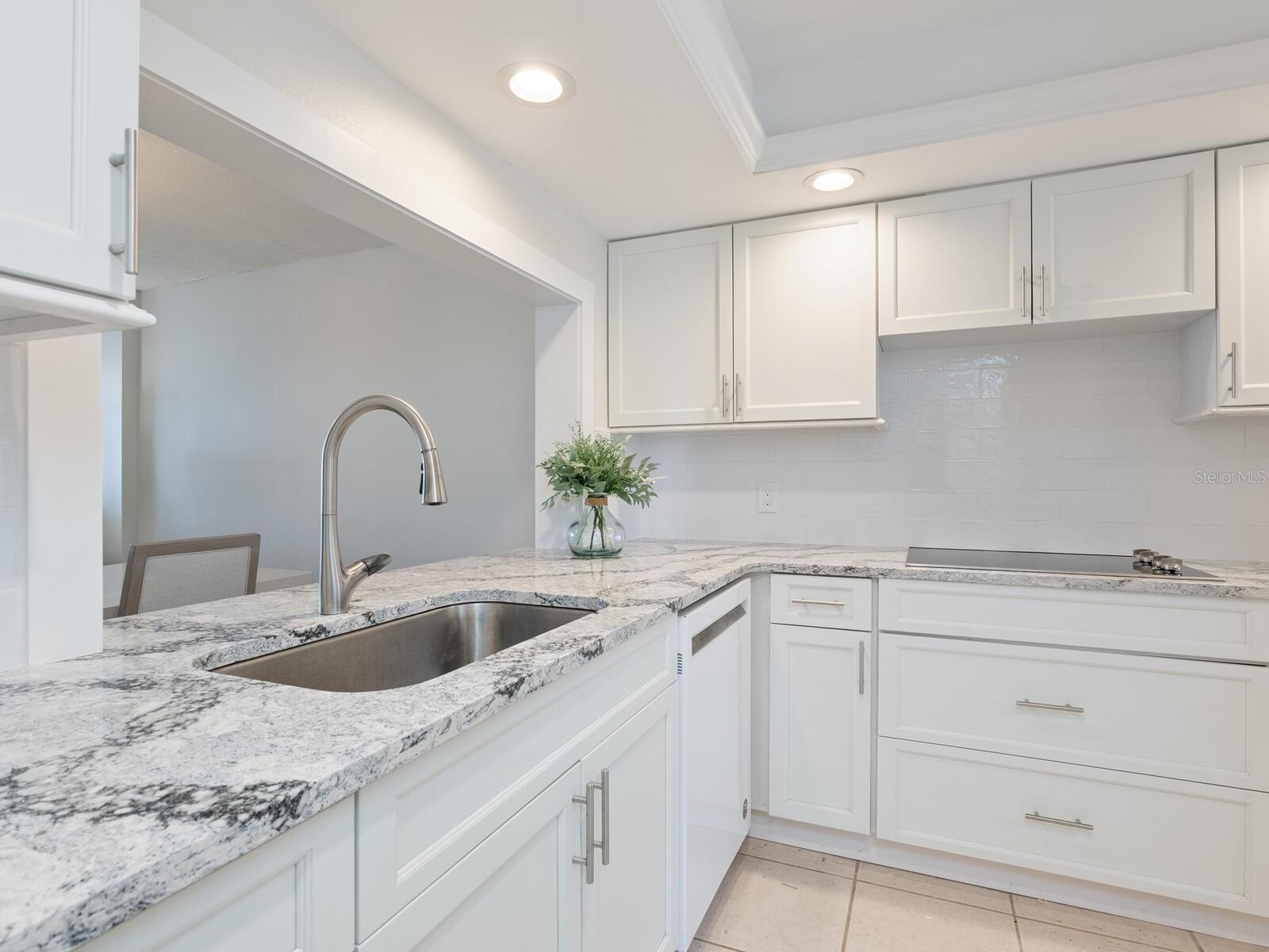 5880 Midnight Pass Unit 906, Sarasota, FL 34242