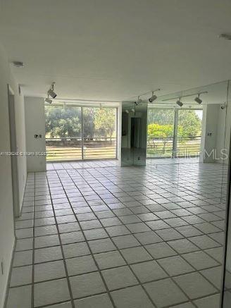 3503 Oaks Unit 212, Pompano Beach, FL 33069