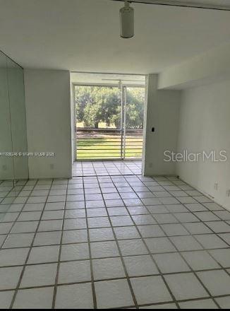 3503 Oaks Unit 212, Pompano Beach, FL 33069