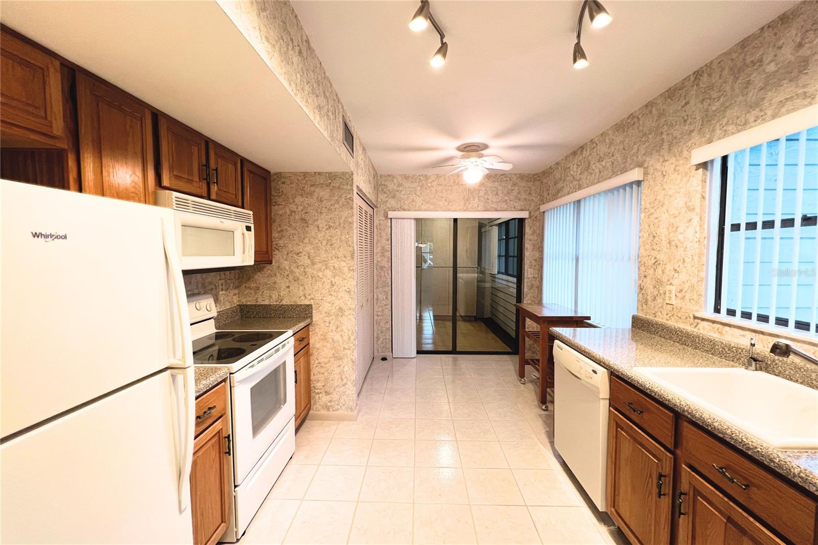10606 Longwood Unit 203b, Seminole, FL 33777