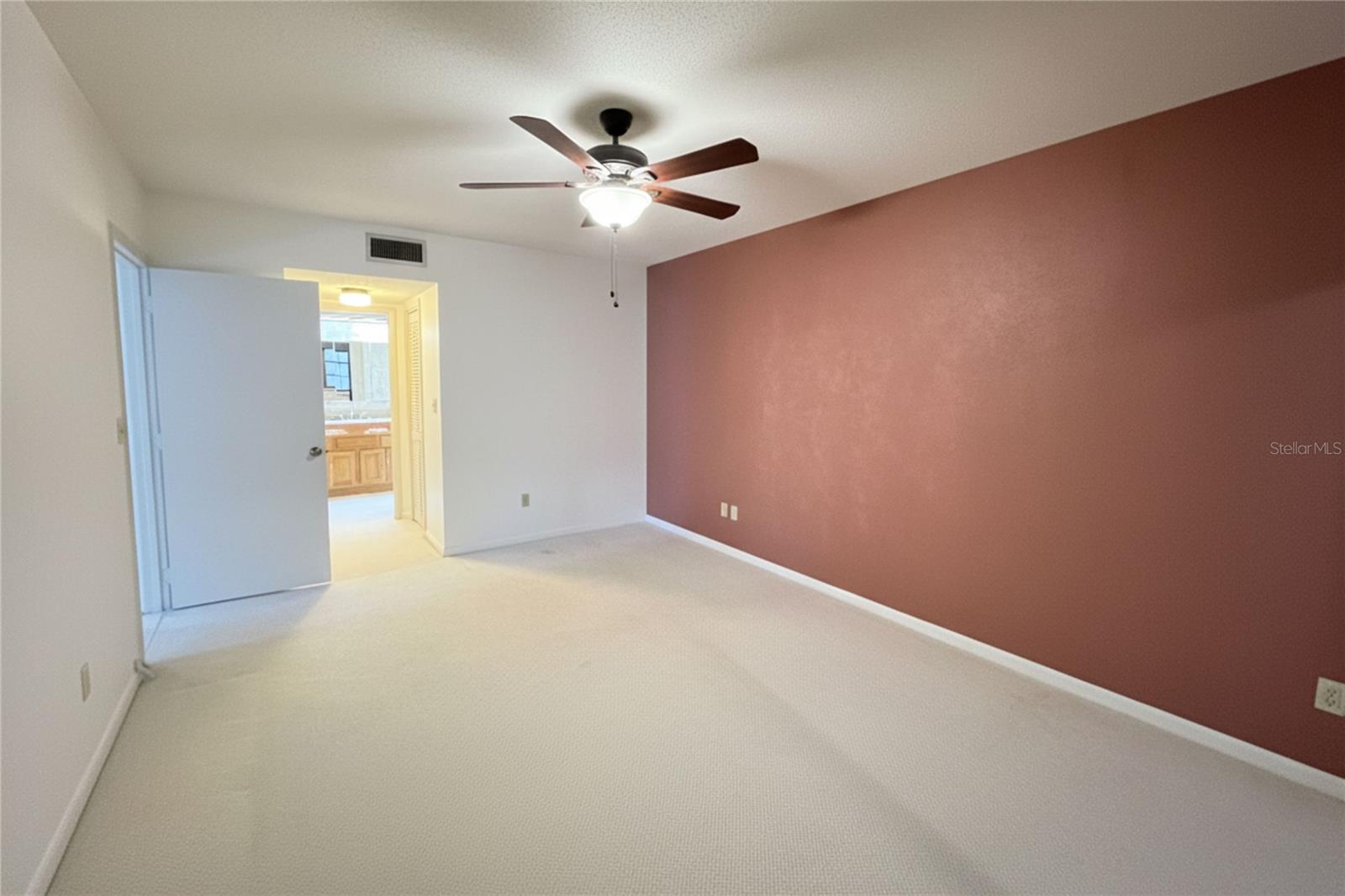 10606 Longwood Unit 203b, Seminole, FL 33777