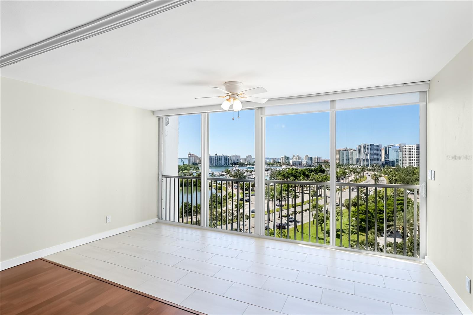 435 Gulfstream Unit 1004, Sarasota, FL 34236