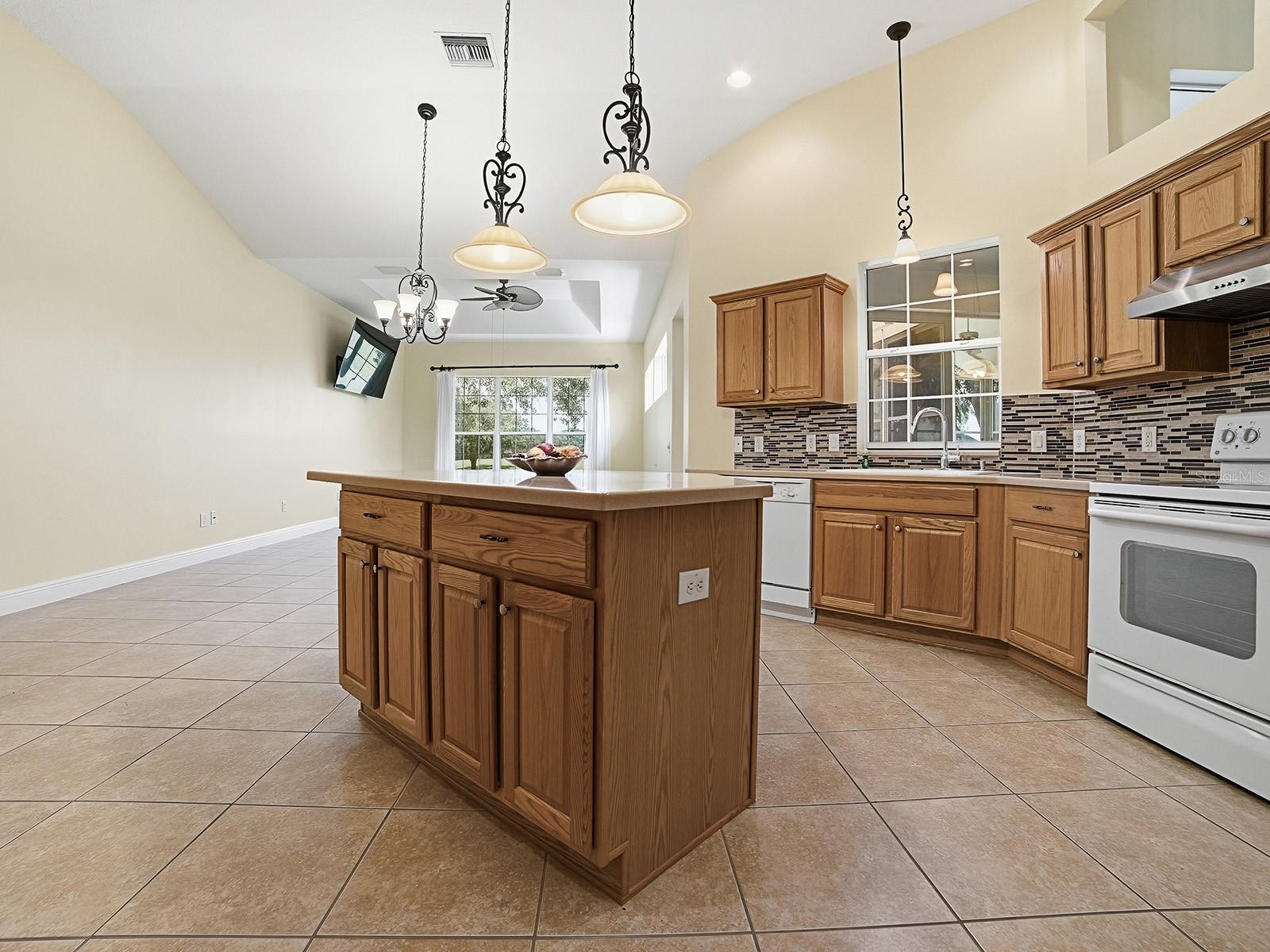 17627 88th Covington, The Villages, FL 32162