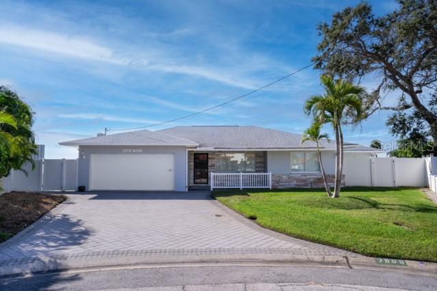 7800 4th, St Petersburg, FL 33707