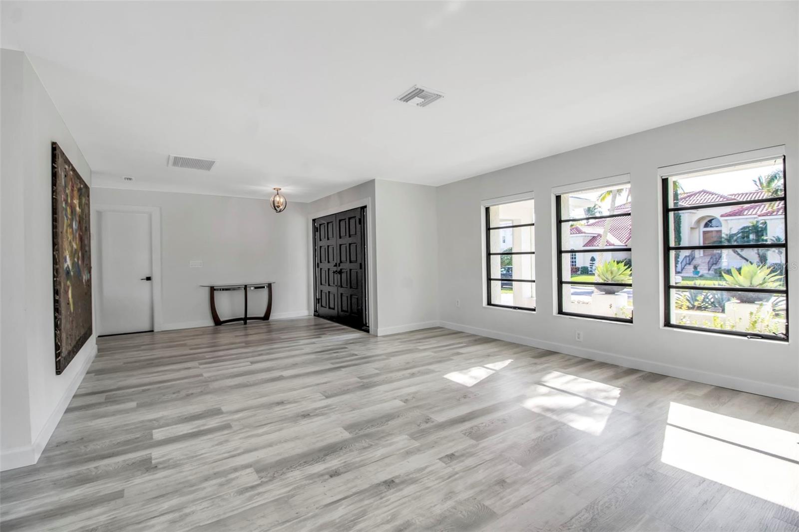 1649 Stanford, Sarasota, FL 34231