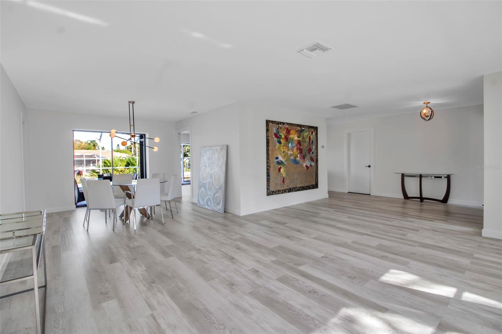 1649 Stanford, Sarasota, FL 34231