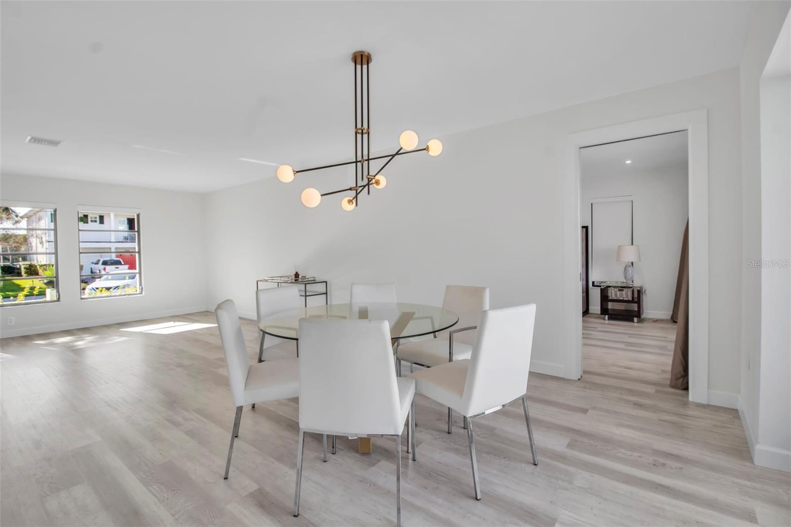 1649 Stanford, Sarasota, FL 34231