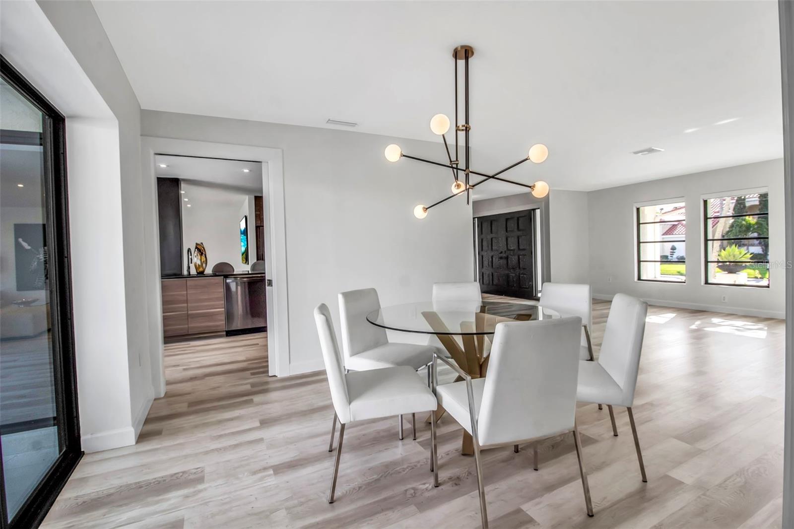 1649 Stanford, Sarasota, FL 34231