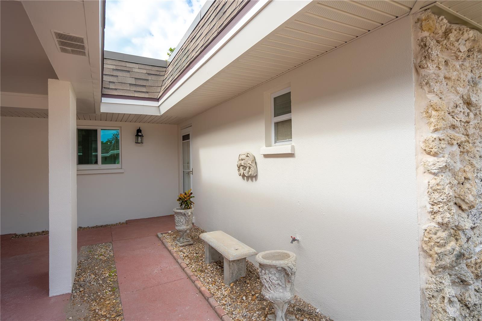 1900 Benjamin Franklin Unit V12, Sarasota, FL 34236