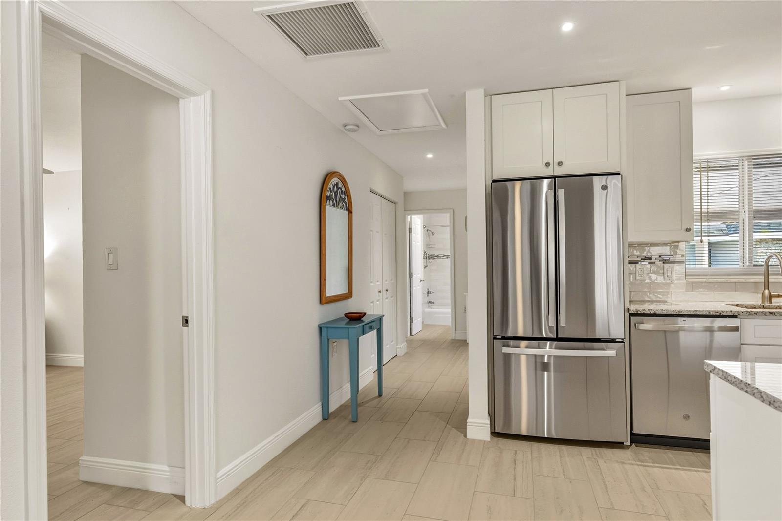 1900 Benjamin Franklin Unit V12, Sarasota, FL 34236