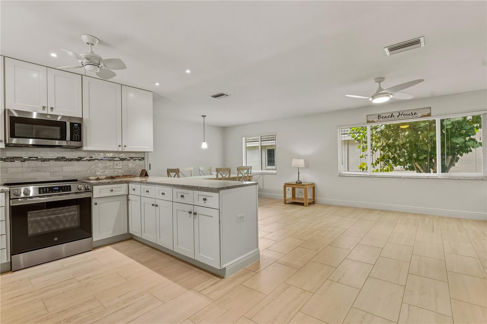 1900 Benjamin Franklin Unit V12, Sarasota, FL 34236
