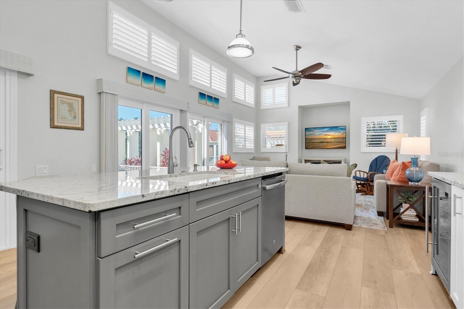 18 Jefferson, St Petersburg, FL 33711