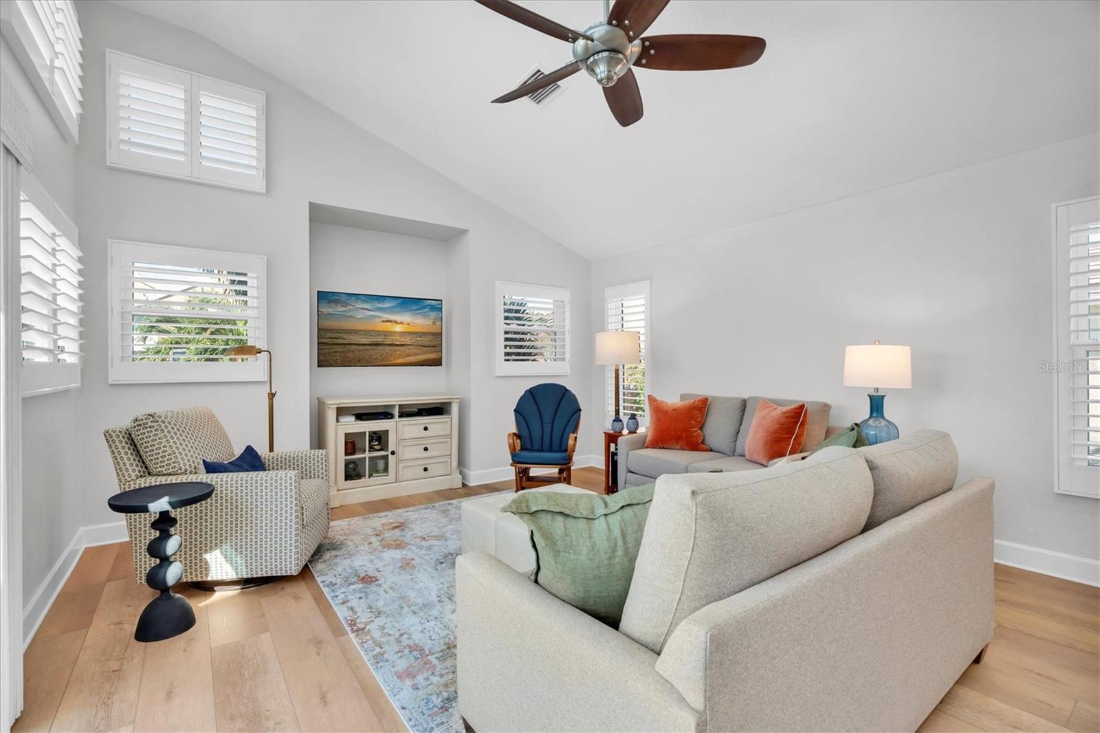 18 Jefferson, St Petersburg, FL 33711
