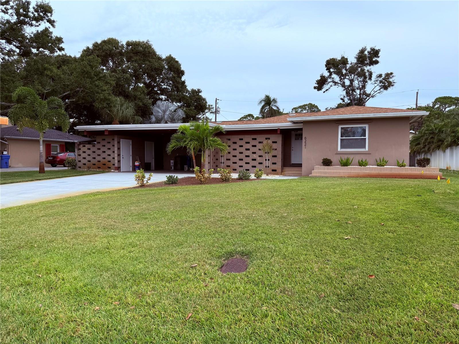6221 6th, St Petersburg, FL 33710