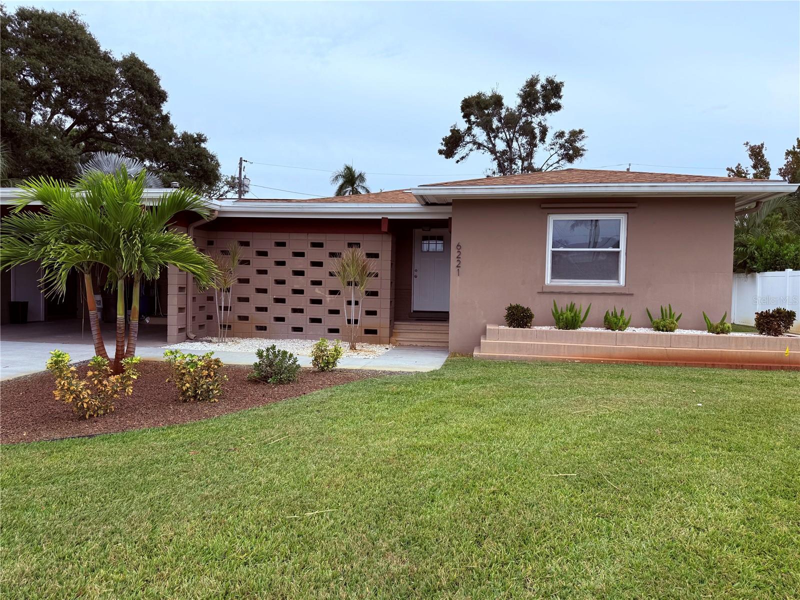6221 6th, St Petersburg, FL 33710