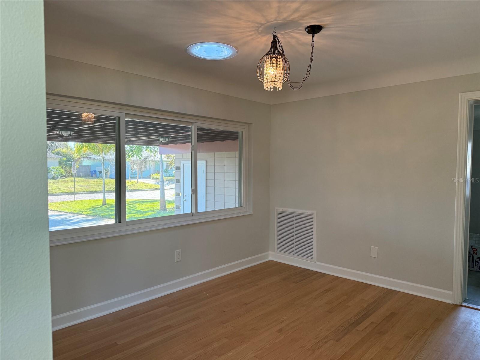 6221 6th, St Petersburg, FL 33710