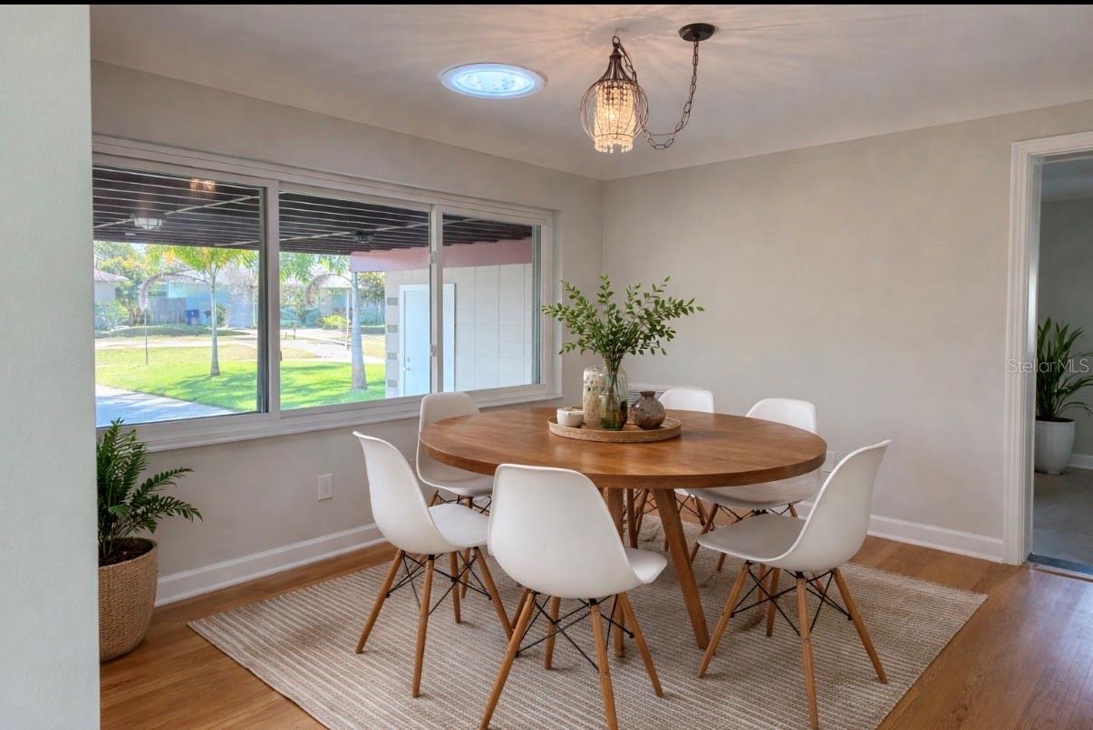 6221 6th, St Petersburg, FL 33710