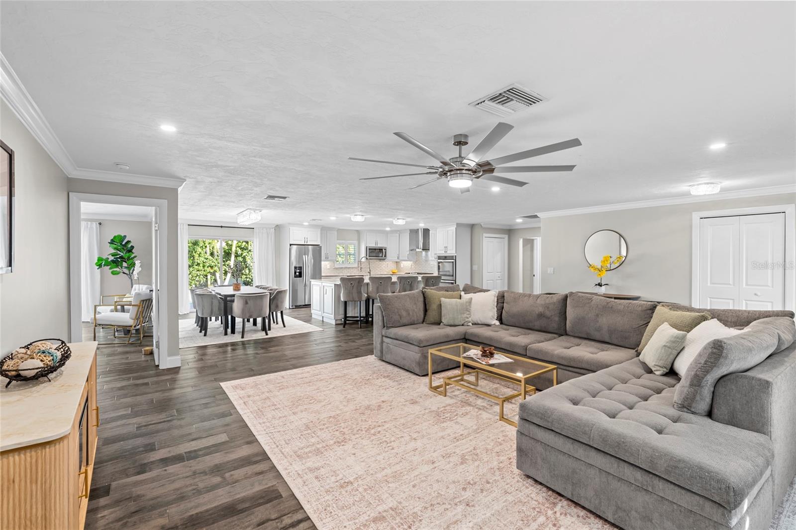 4592 40th, St Petersburg, FL 33711