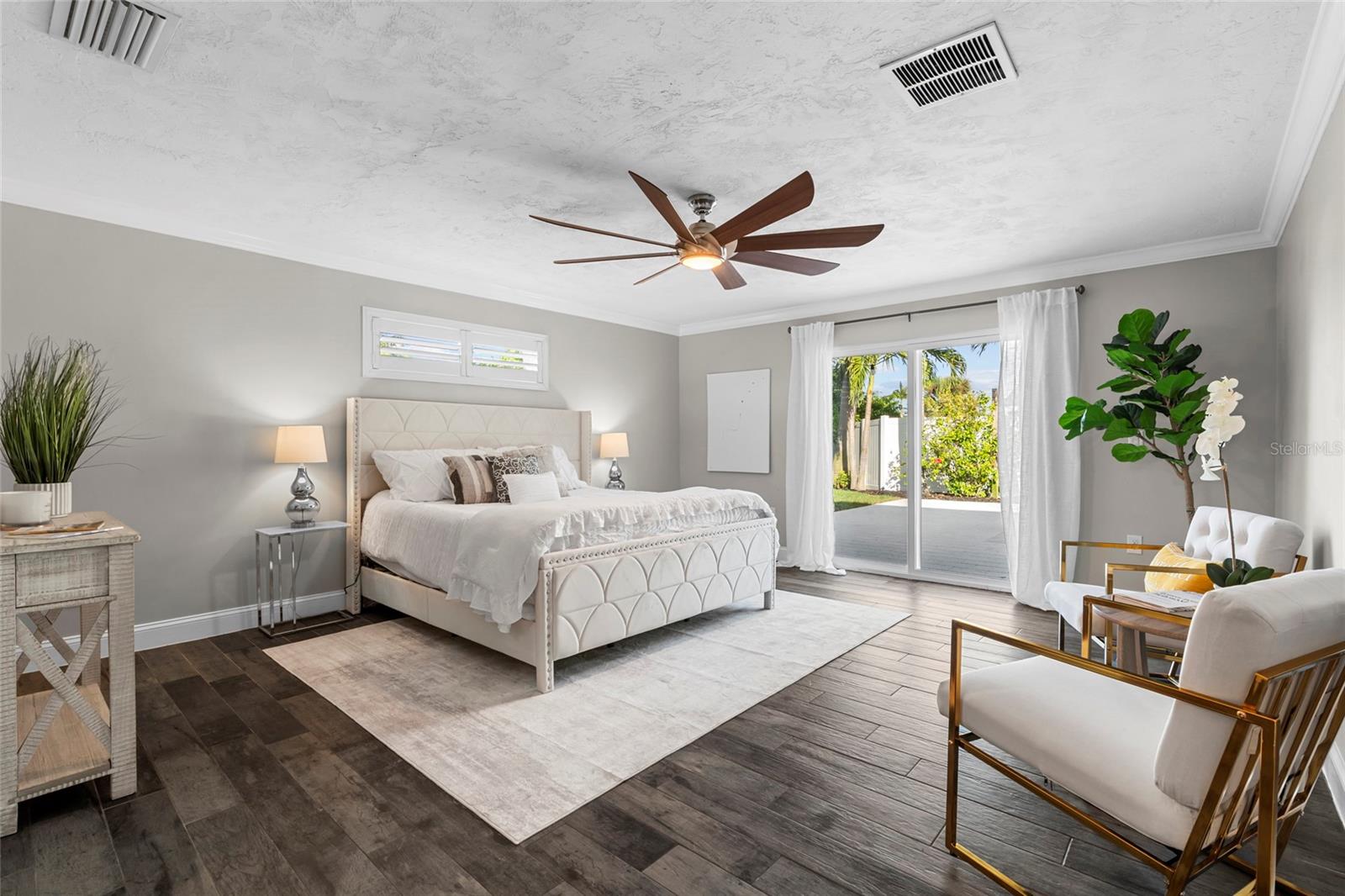 4592 40th, St Petersburg, FL 33711