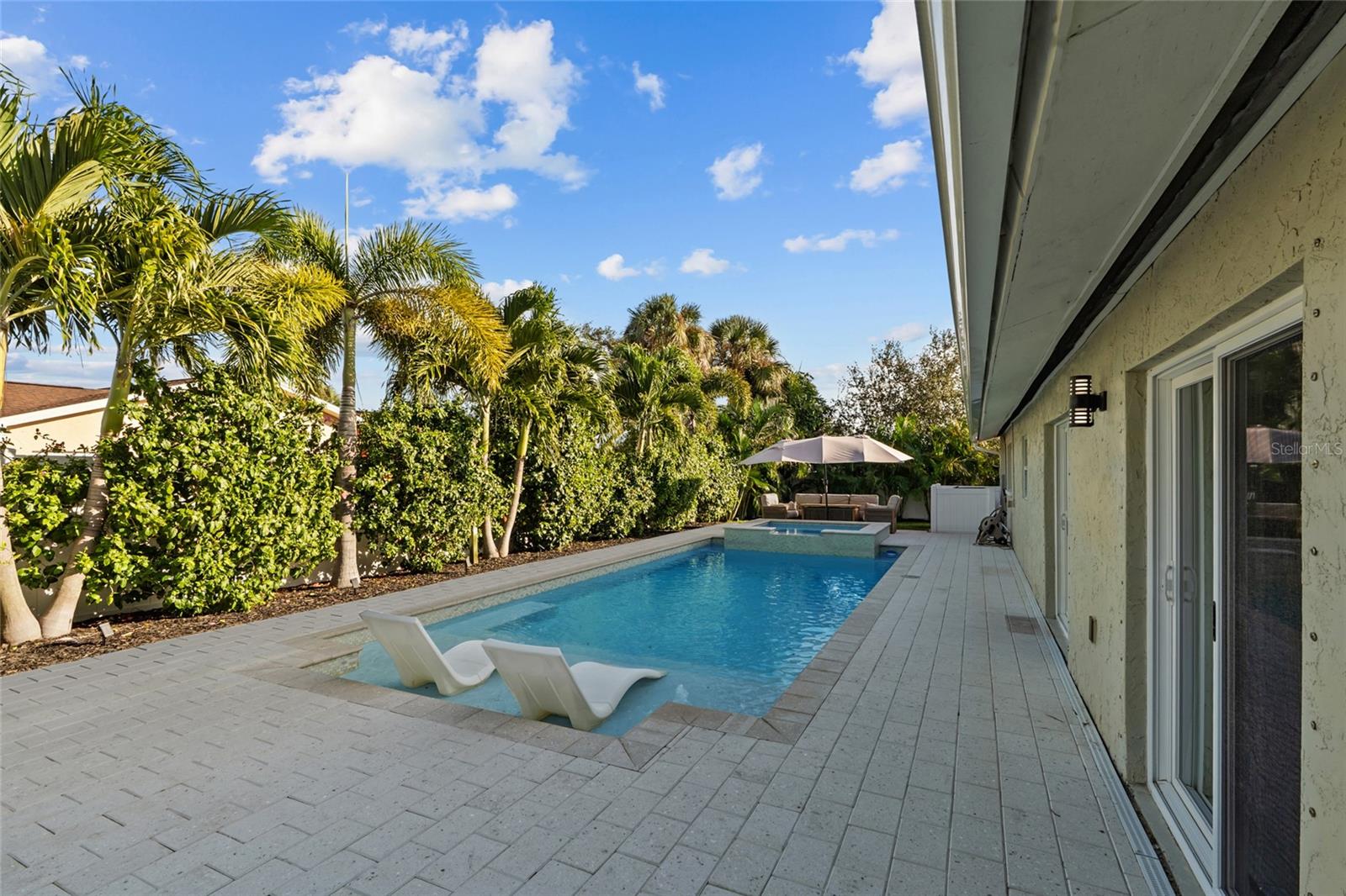 4592 40th, St Petersburg, FL 33711