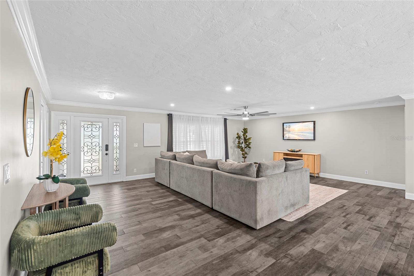 4592 40th, St Petersburg, FL 33711