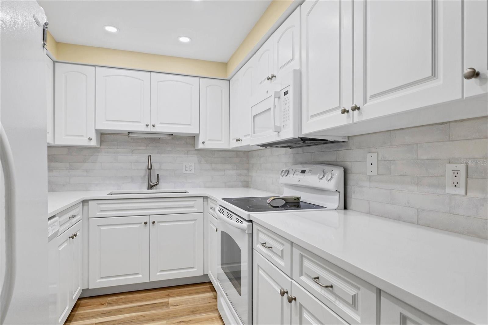 5855 Midnight Pass Unit 420, Sarasota, FL 34242