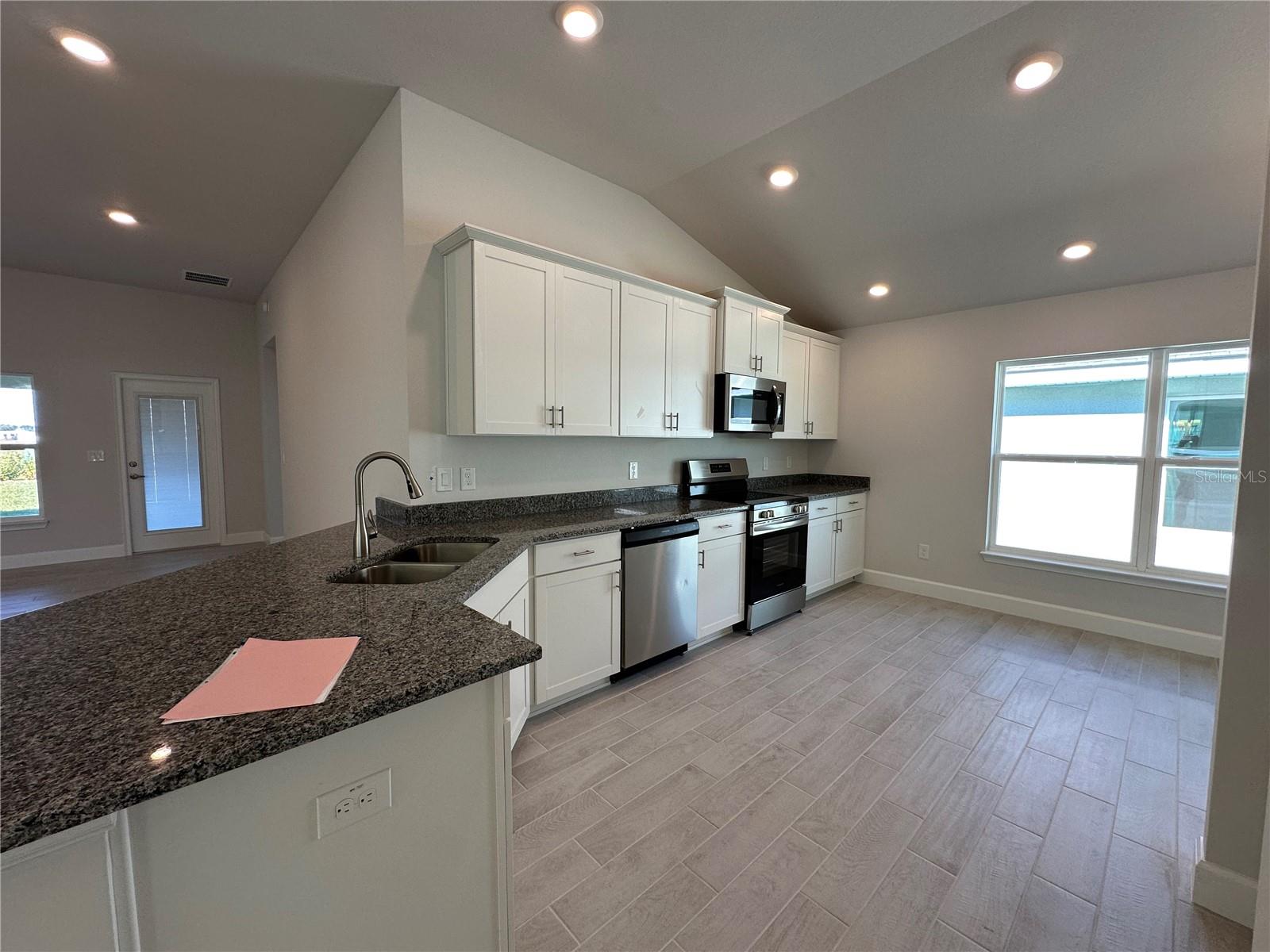 12543 48th, Oxford, FL 34484