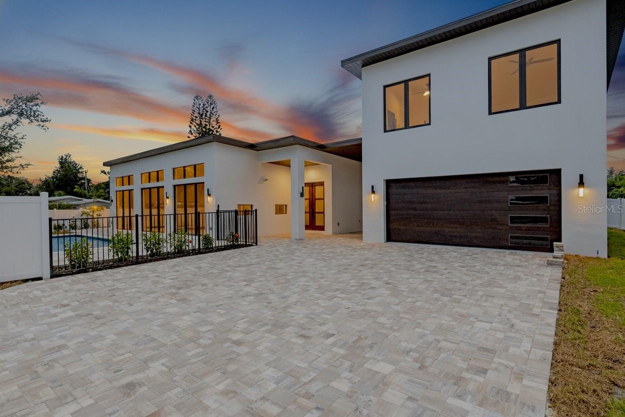 2079 Hibiscus, Sarasota, FL 34239