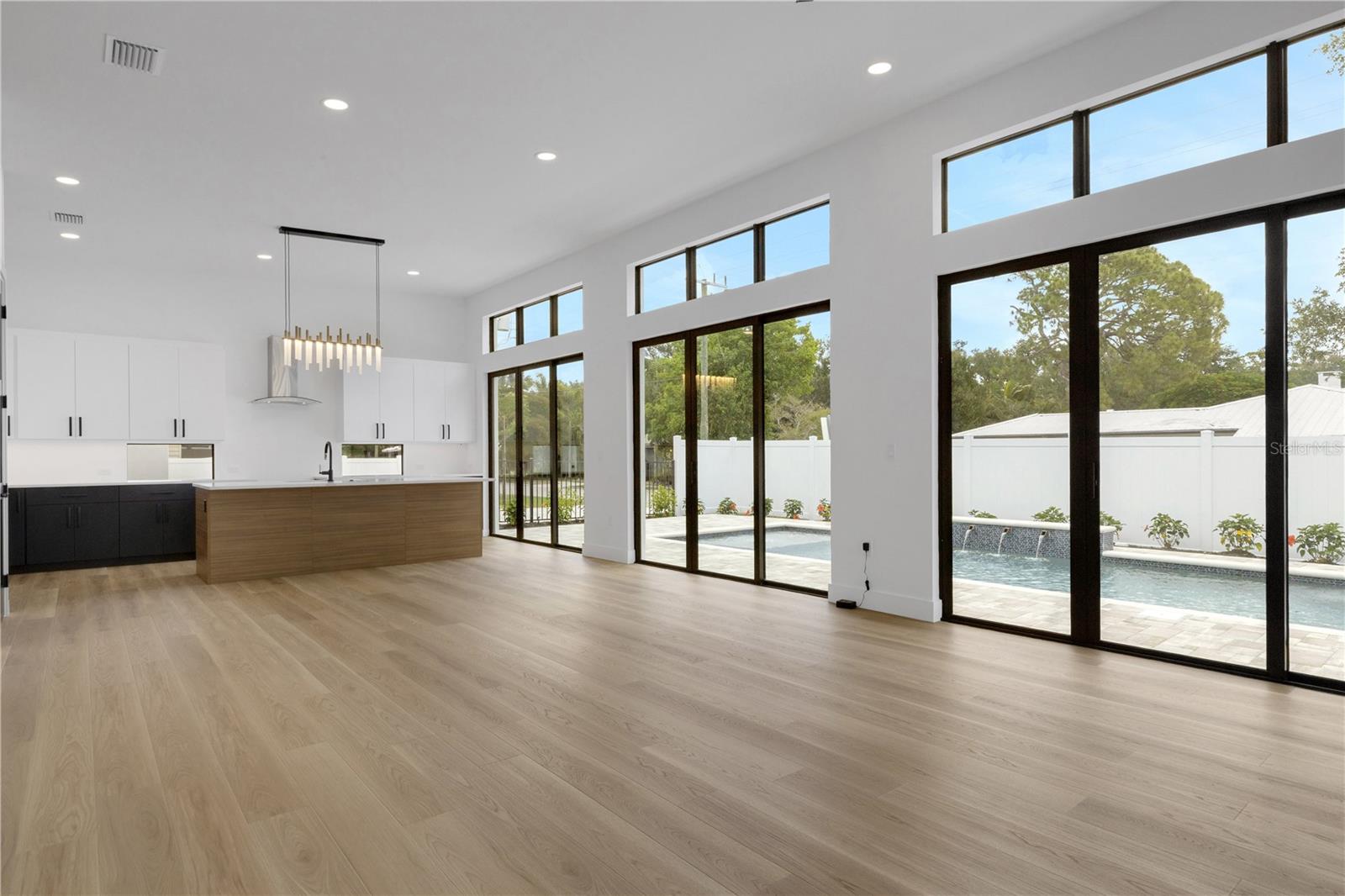 2079 Hibiscus, Sarasota, FL 34239