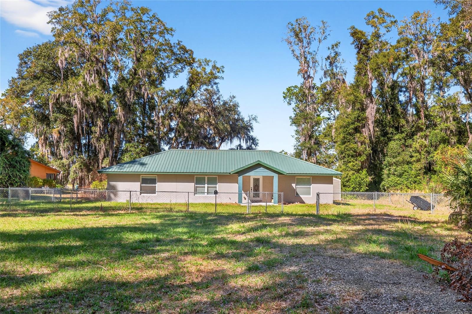201 West, Interlachen, FL 32148