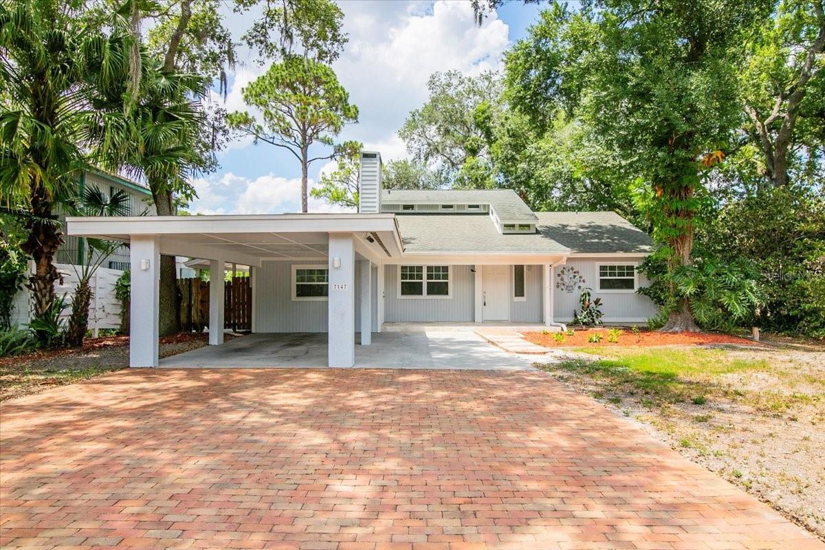 7147 Lago, Sarasota, FL 34241