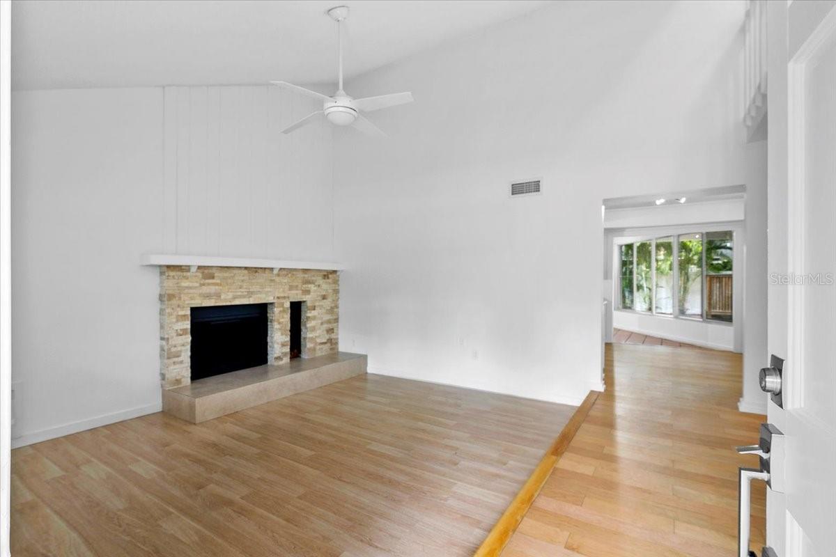 7147 Lago, Sarasota, FL 34241