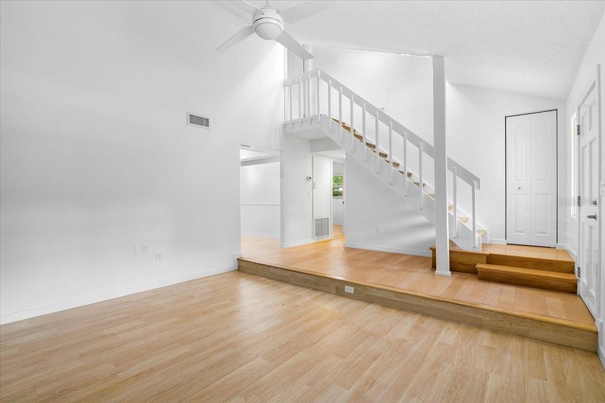 7147 Lago, Sarasota, FL 34241