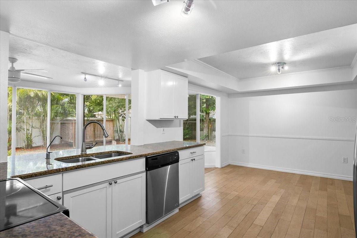 7147 Lago, Sarasota, FL 34241