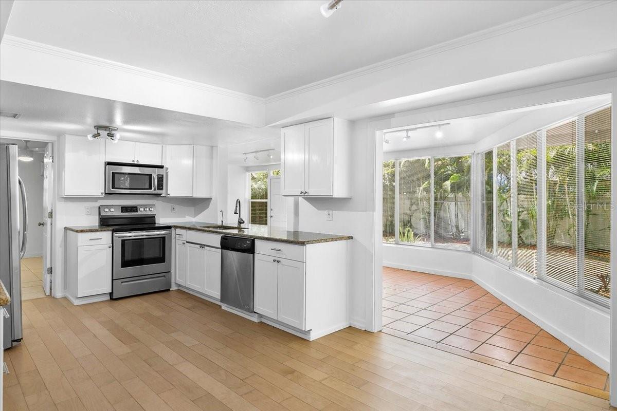 7147 Lago, Sarasota, FL 34241