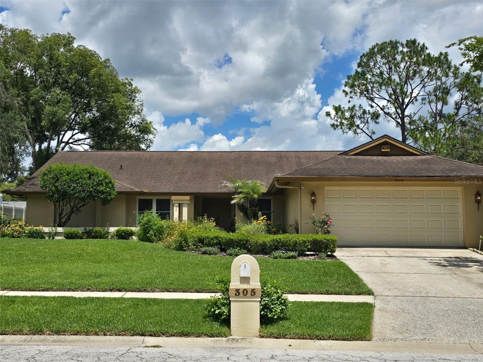 305 Running Horse, Seffner, FL 33584
