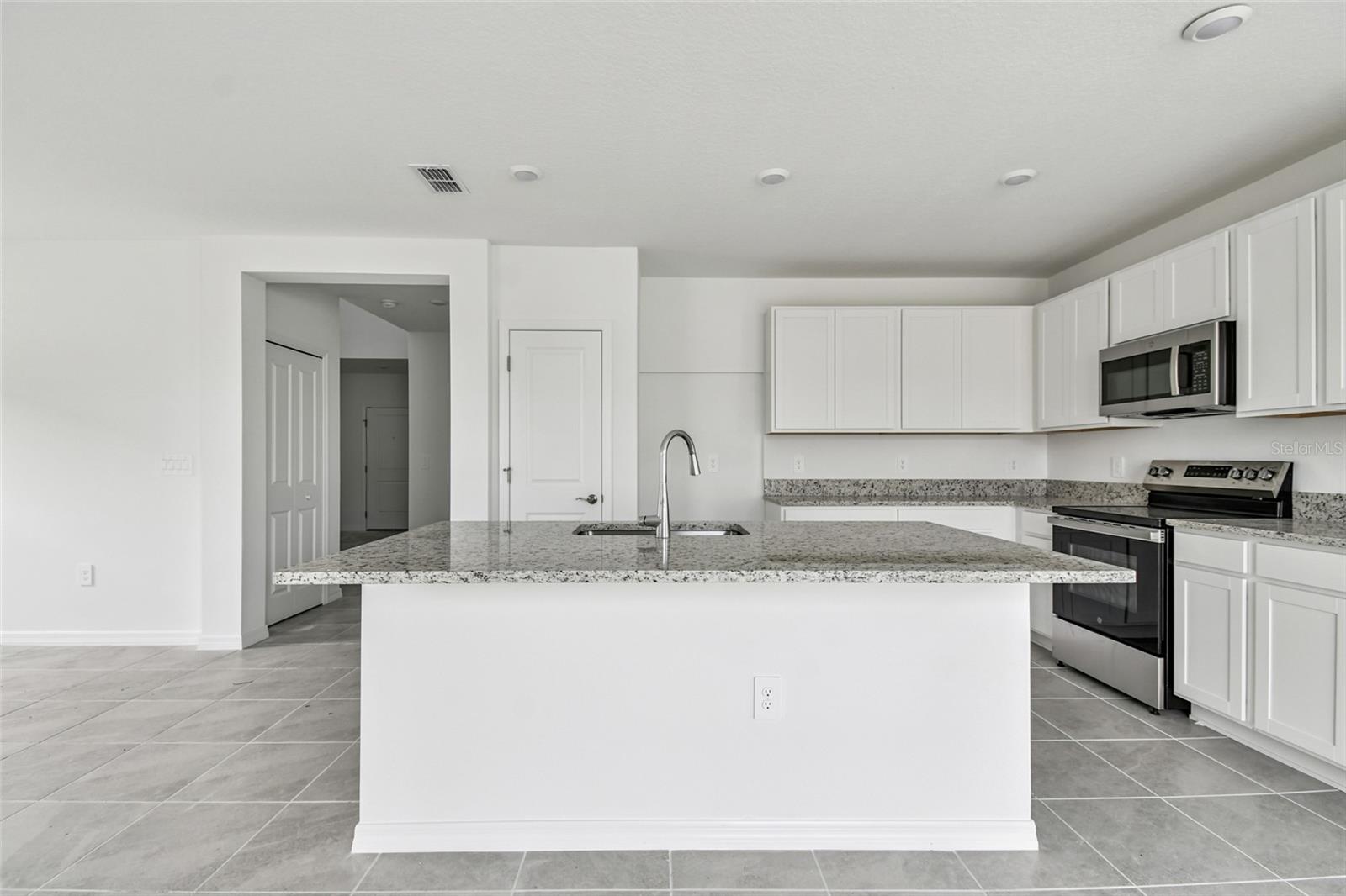 9118 Optimist, Palmetto, FL 34221