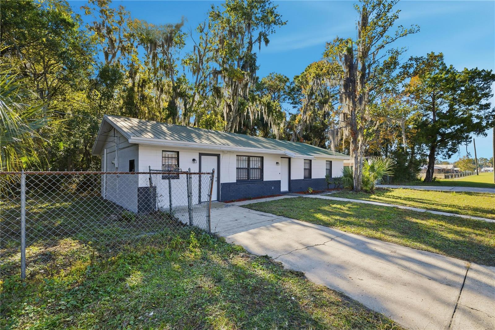 1915 Bronson, Palatka, FL 32177