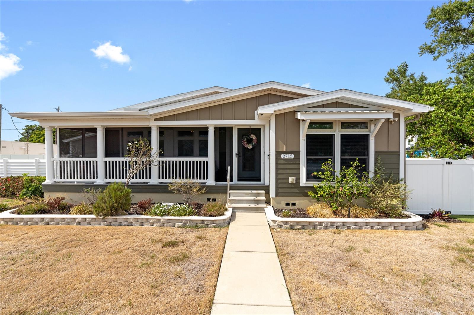 2715 9th, St Petersburg, FL 33713